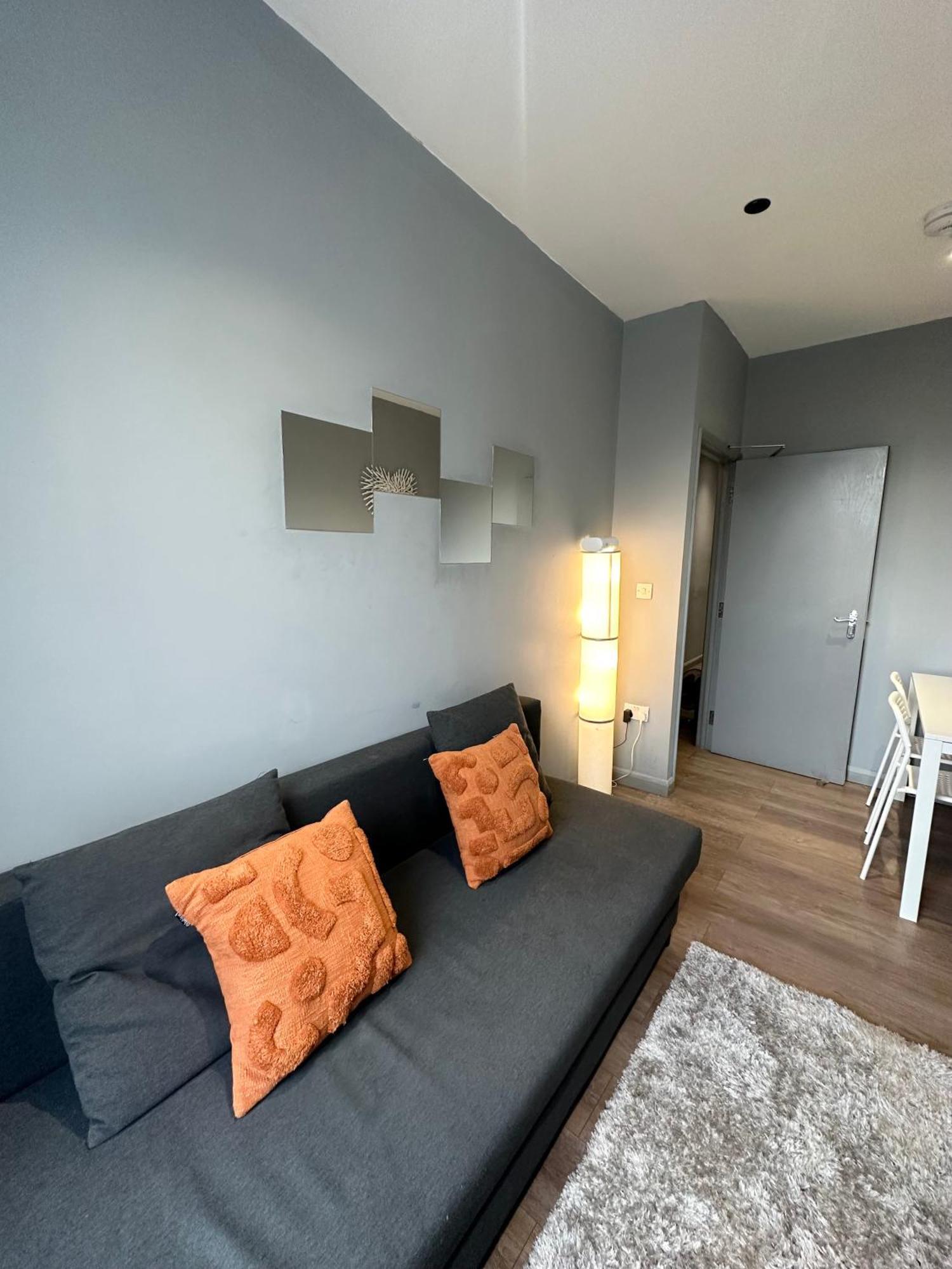 Kingcross 3 Bedroom Flat, 3mins To Euston * Londra