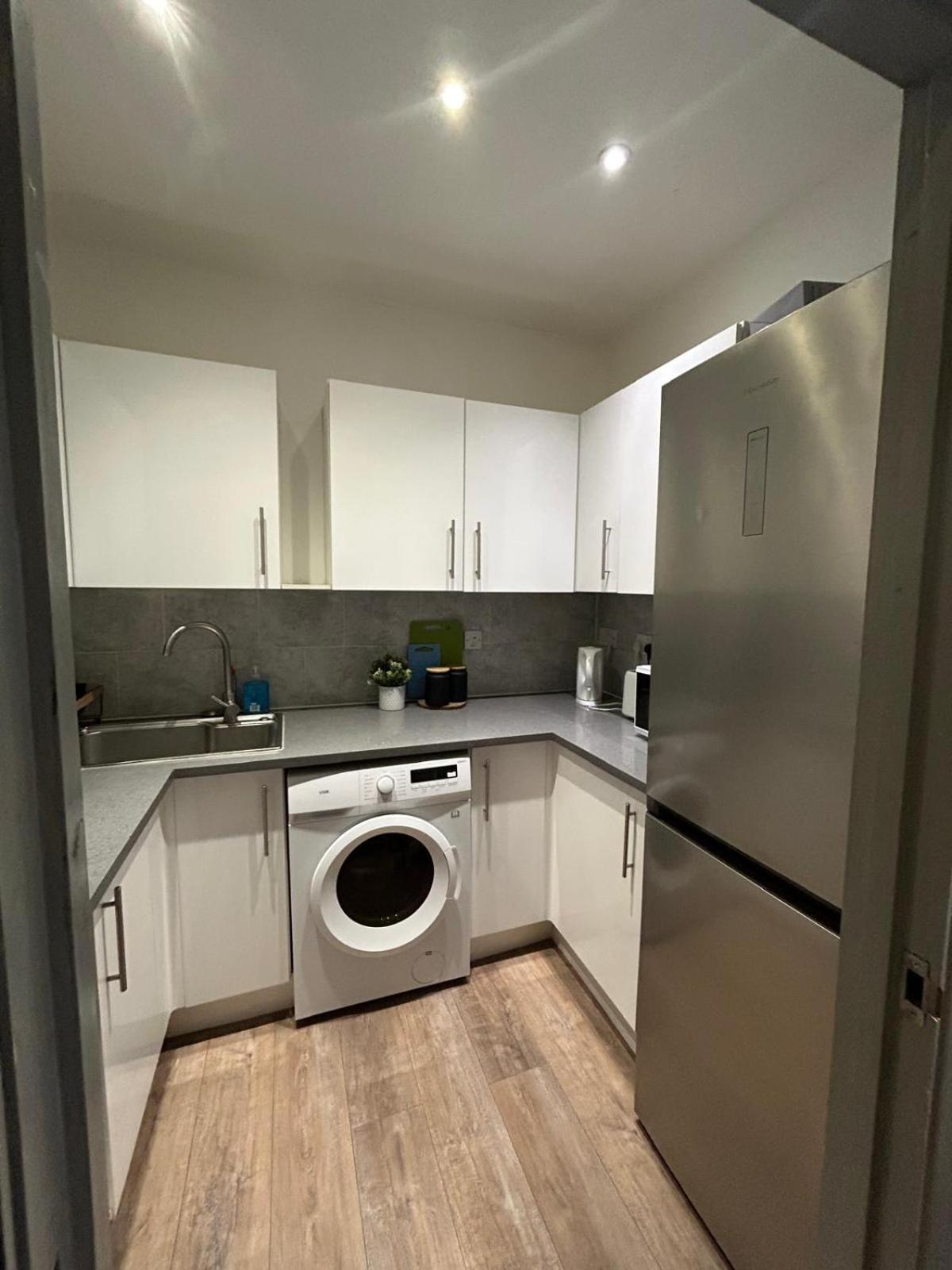 Kingcross 3 Bedroom Flat, 3mins To Euston * Londra