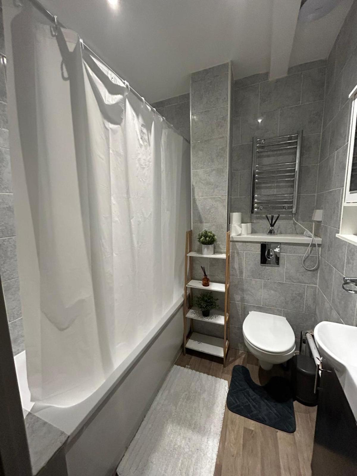 Kingcross 3 Bedroom Flat, 3mins To Euston Appartamento